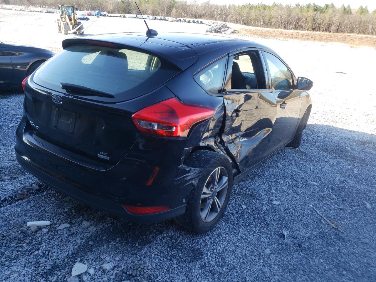 Photo 4 from auction – 2016 FORD FOCUS SE with VIN 1FADP3KE2GL371120