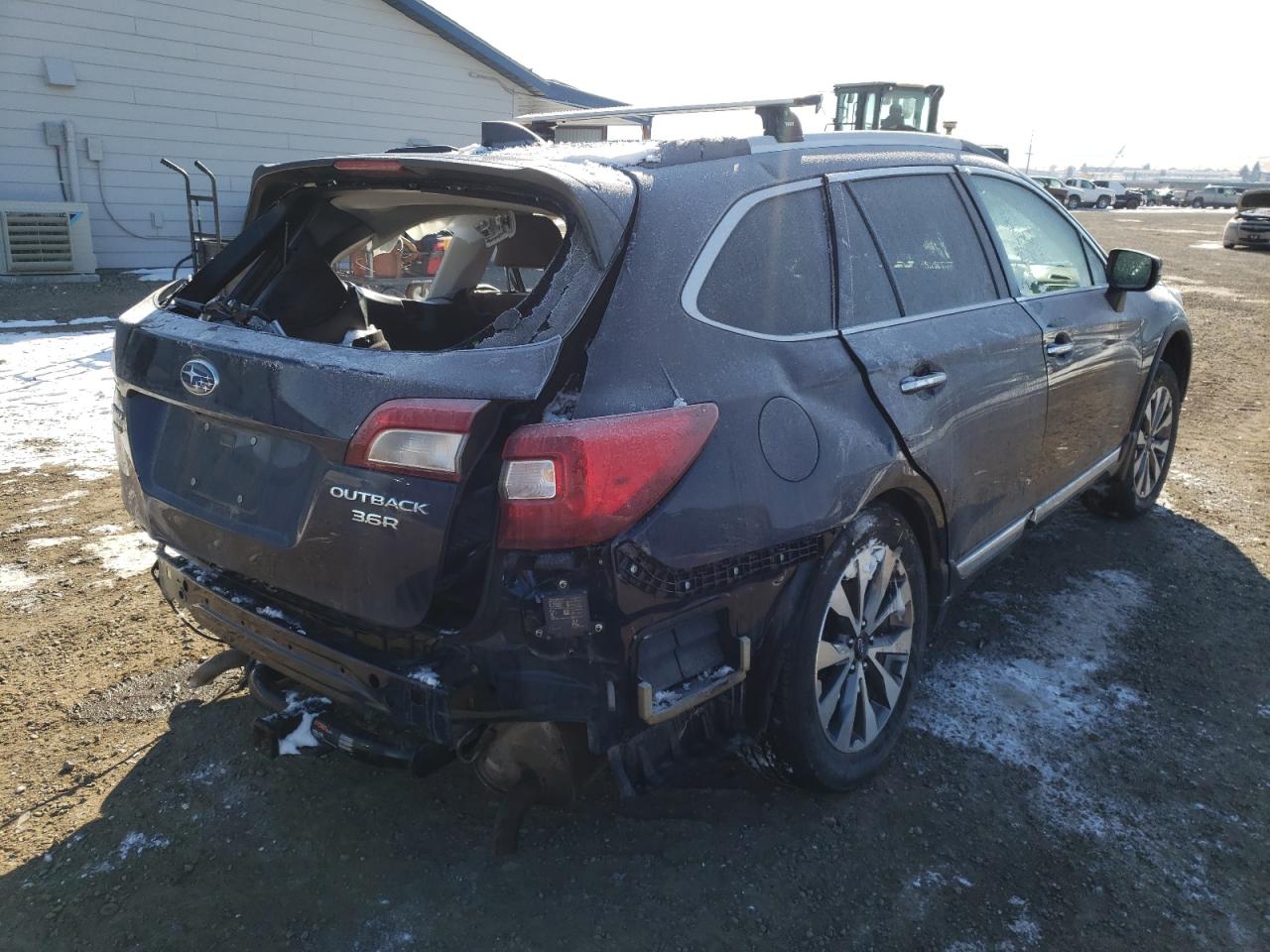 Photo 4 from auction – 2018 SUBARU OUTBACK TO with VIN 4S4BSETC5J3236855