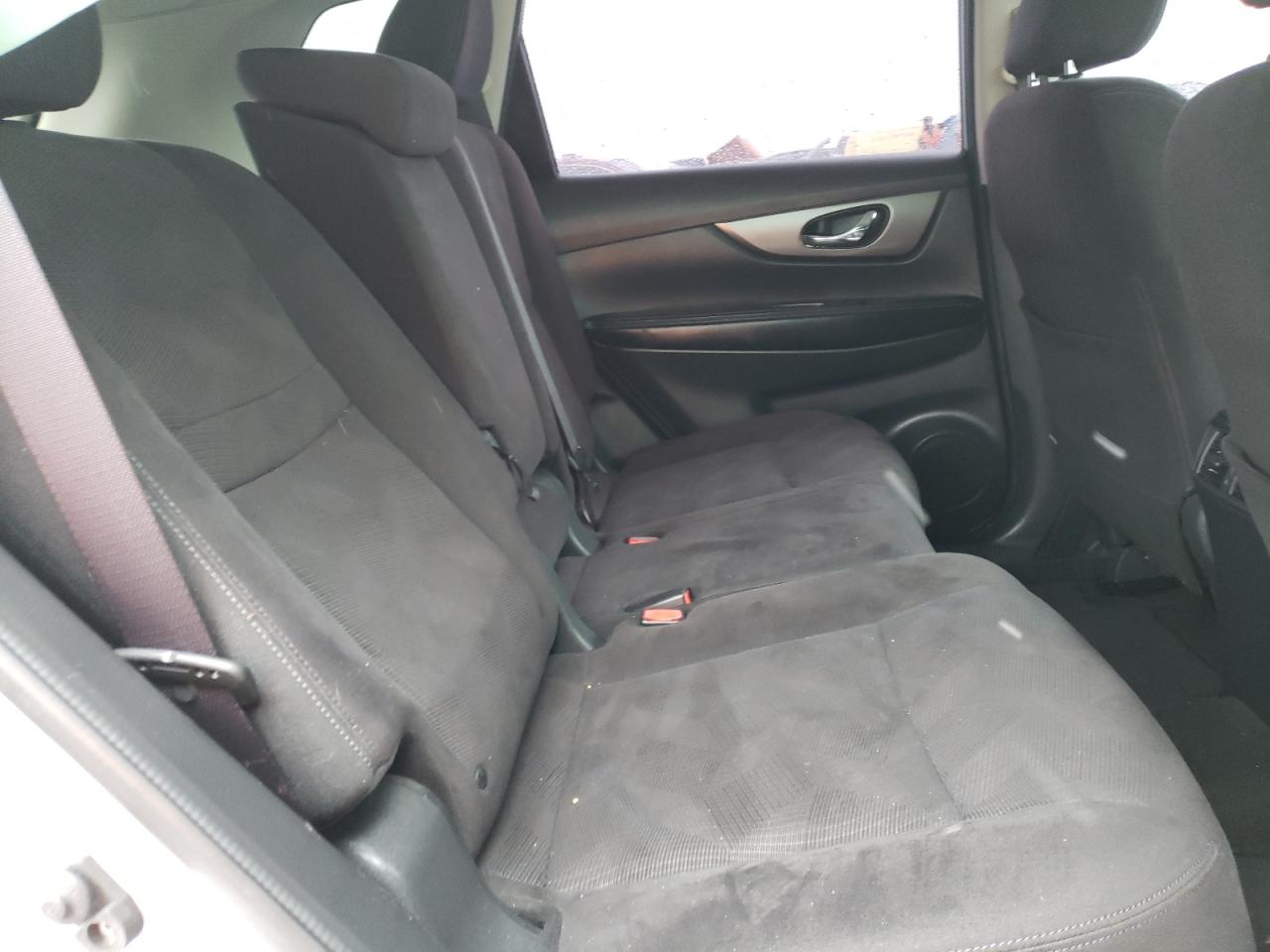 Photo 6 from auction – 2015 NISSAN ROGUE S with VIN KNMAT2MT7FP500233