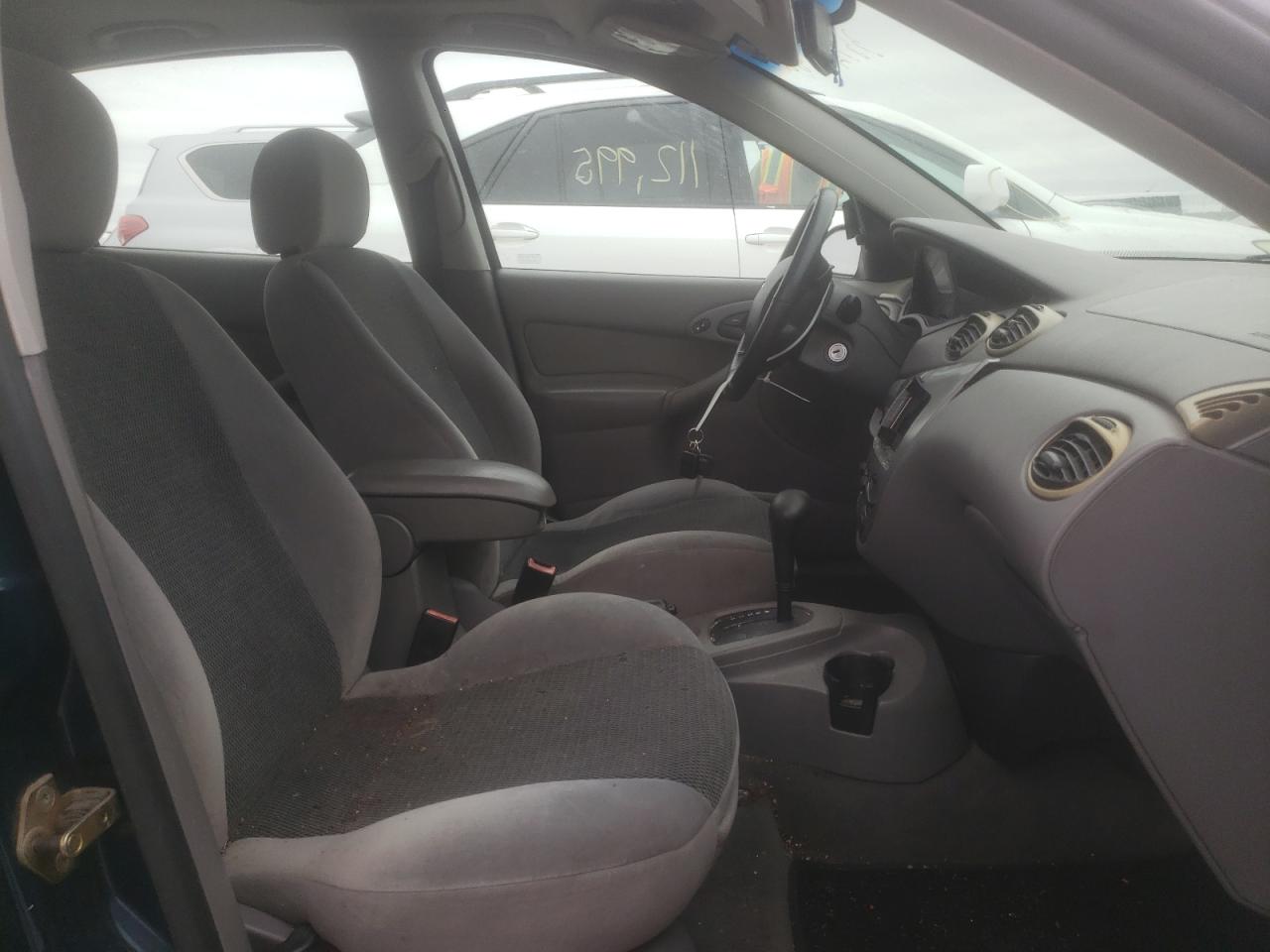 Photo 5 from auction – 2002 FORD FOCUS with VIN 3FAFP37312R191945