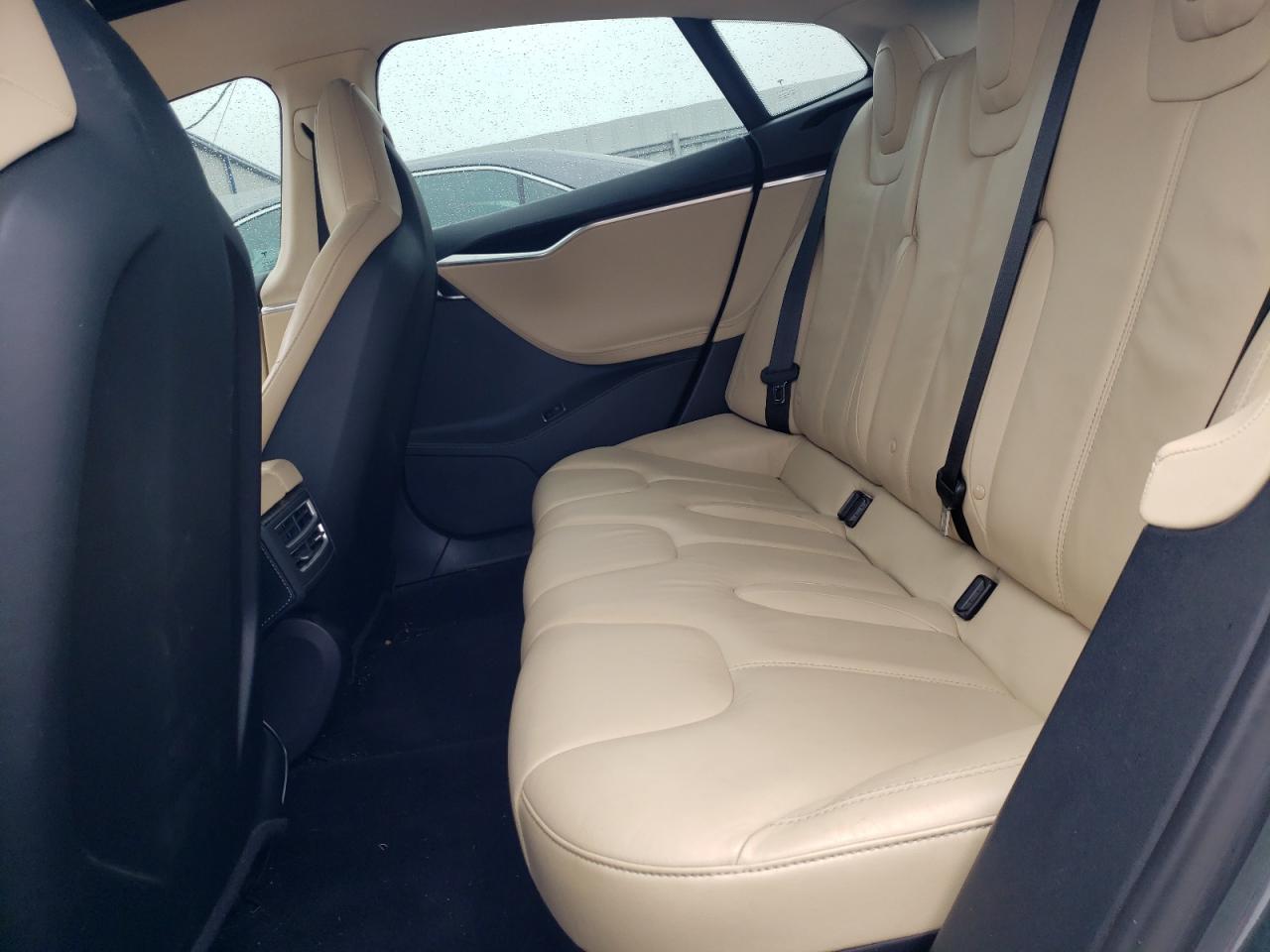 Photo 6 from auction – 2013 TESLA MODEL S with VIN 5YJSA1DN5DFP27661