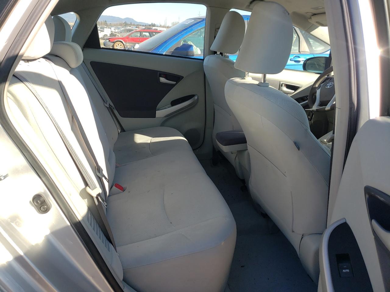 Photo 6 from auction – 2010 TOYOTA PRIUS with VIN JTDKN3DU5A0126235