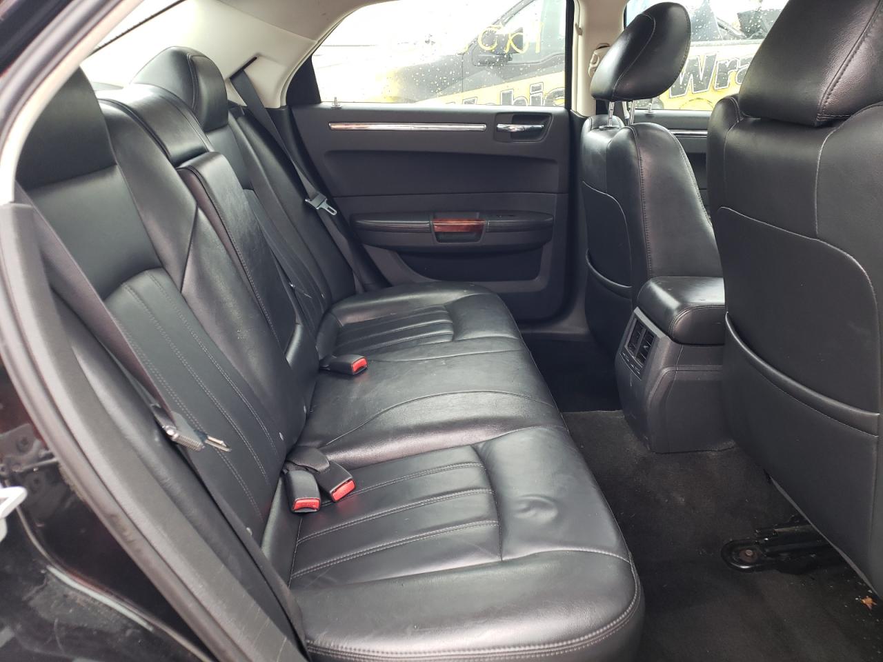 Photo 6 from auction – 2008 CHRYSLER 300C with VIN 2C3KA63H88H120134