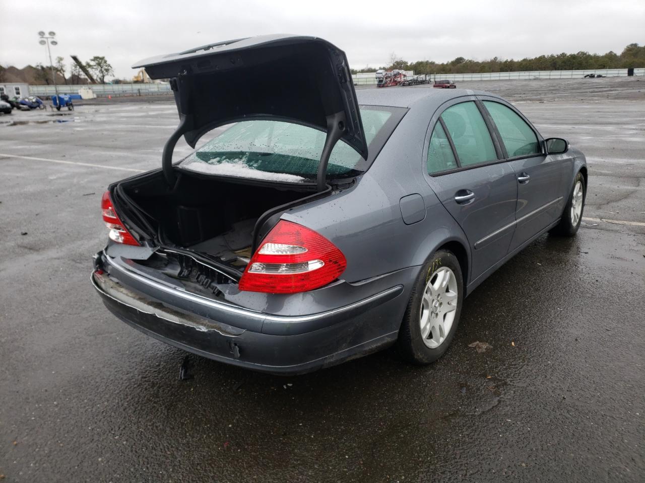 Photo 4 from auction – 2005 MERCEDES-BENZ E 320 with VIN WDBUF65J35A708649