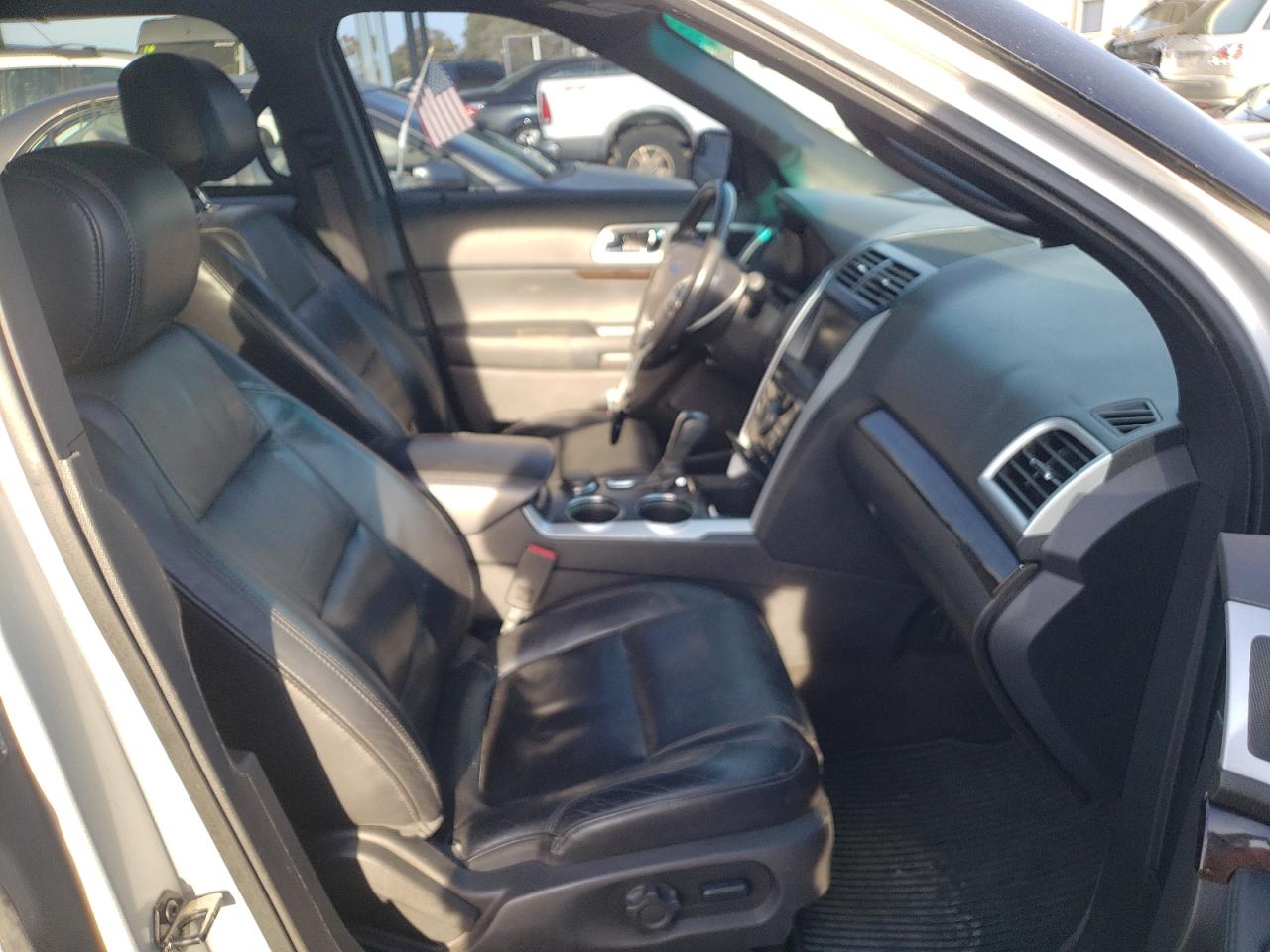 Photo 5 from auction – 2013 FORD EXPLORER L with VIN 1FM5K8F85DGA59534