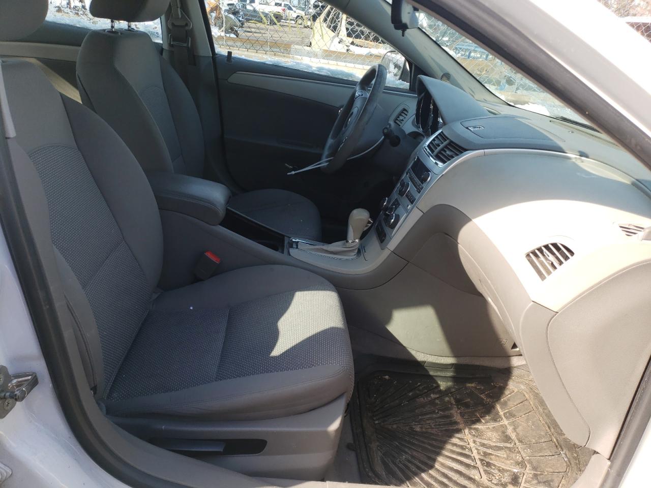 Photo 5 from auction – 2012 CHEVROLET UK with VIN 1G1ZC5E04CF113108