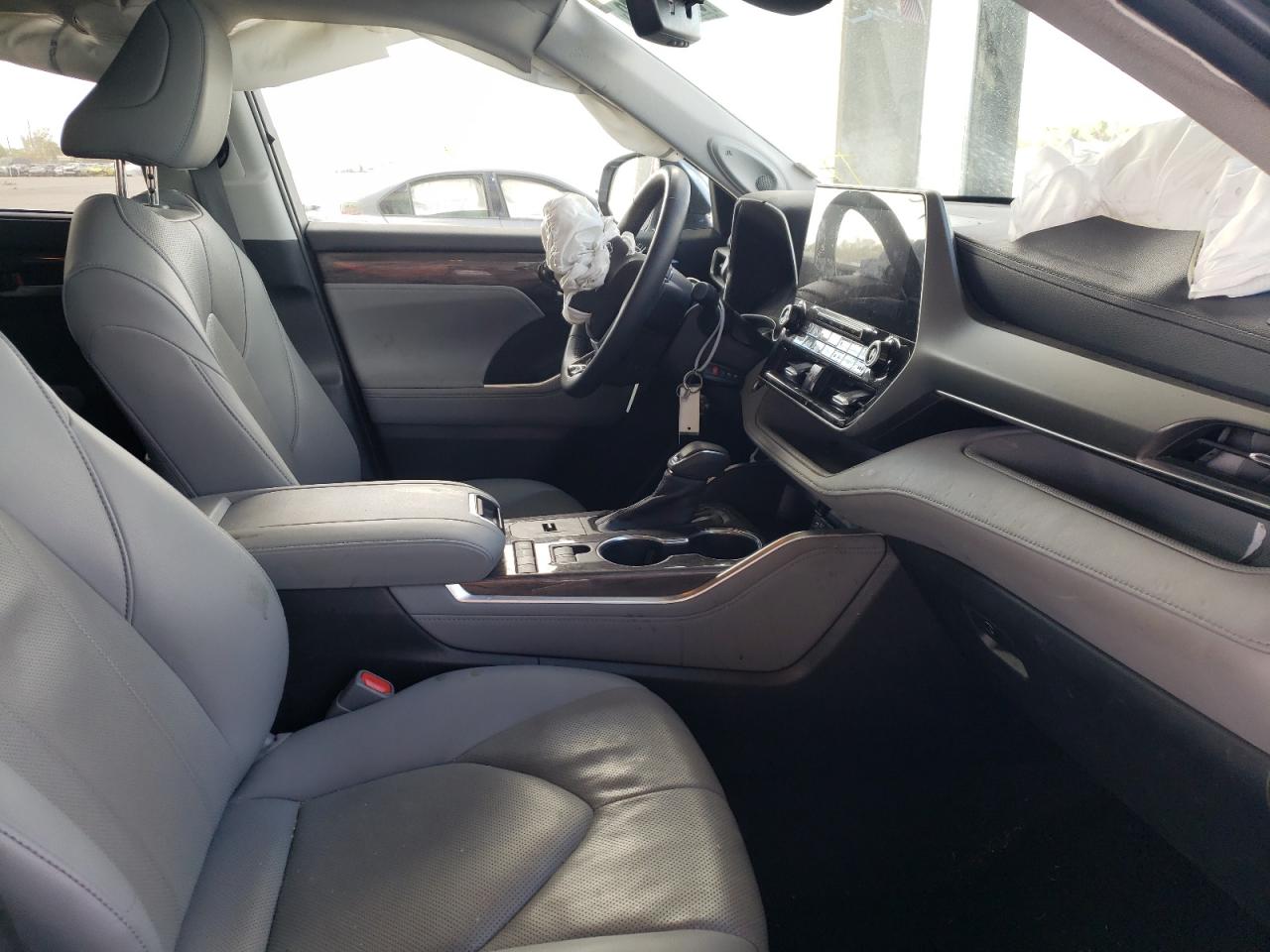 Photo 5 from auction – 2020 TOYOTA HIGHLANDER with VIN 5TDYZRAH7LS009538