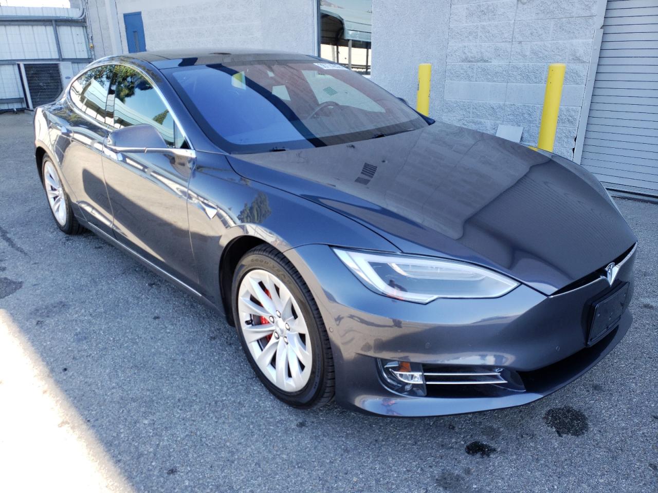 TESLA MODEL S 2018 with VIN 5YJSA1E4XJF247732 - Photo from auction