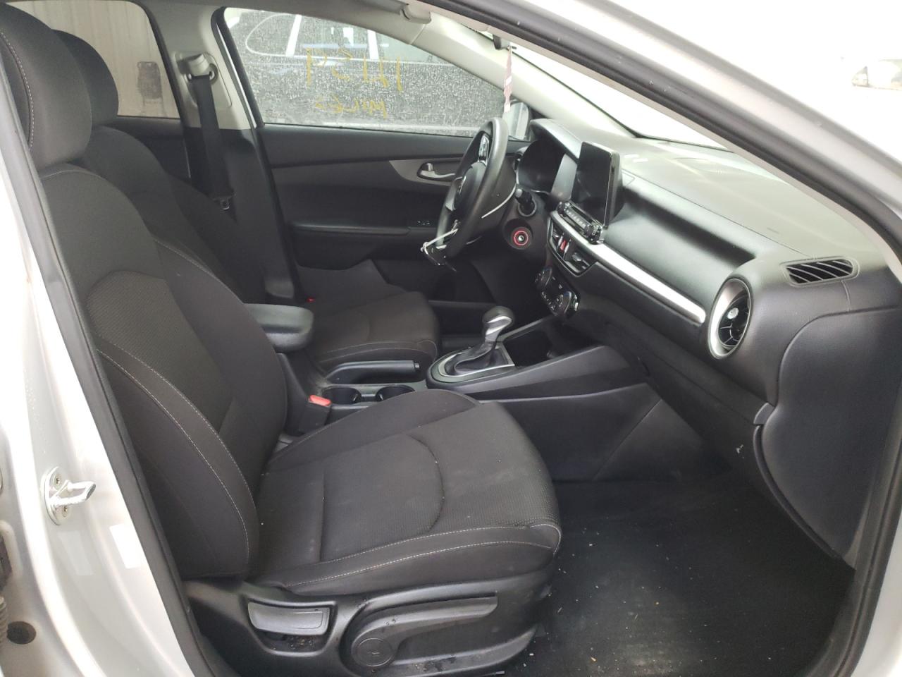 Photo 5 from auction – 2019 KIA FORTE FE with VIN 3KPF24AD2KE031290