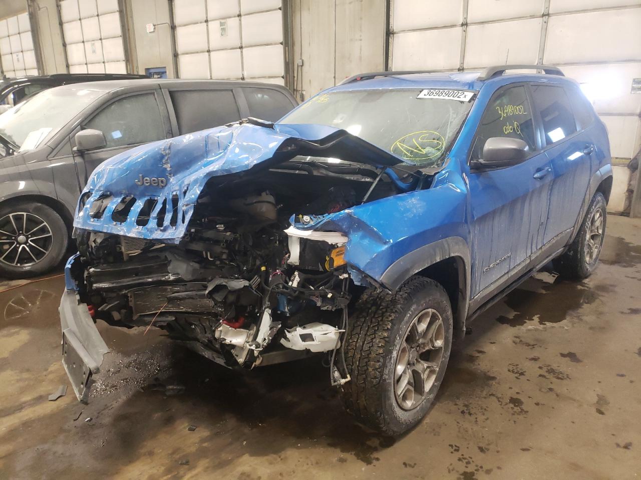 Photo 2 from auction – 2019 JEEP CHEROKEE with VIN 1C4PJMBX8KD462685