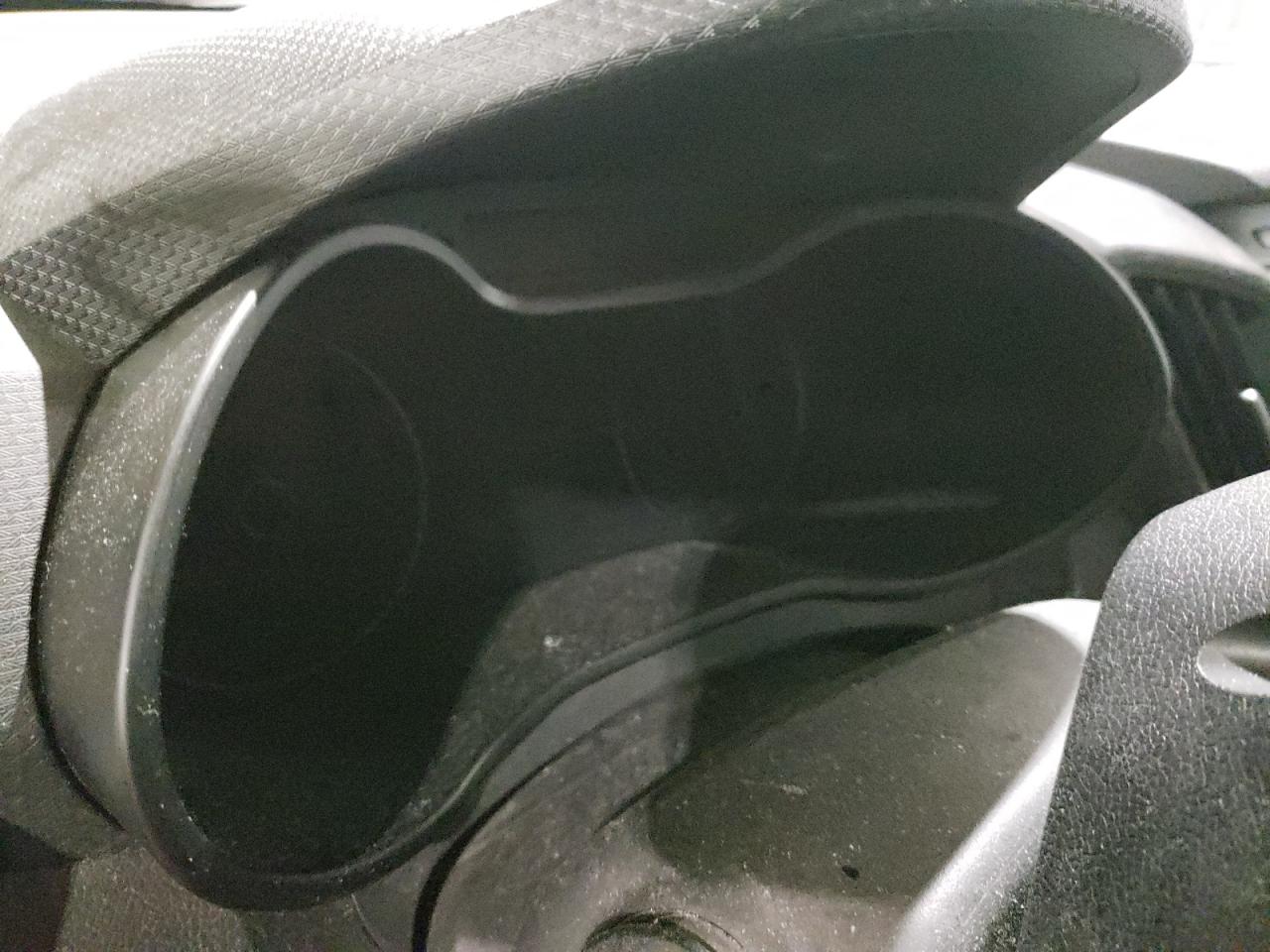 Photo 8 from auction – 2016 HYUNDAI VELOSTER T with VIN KMHTC6AE0GU265095
