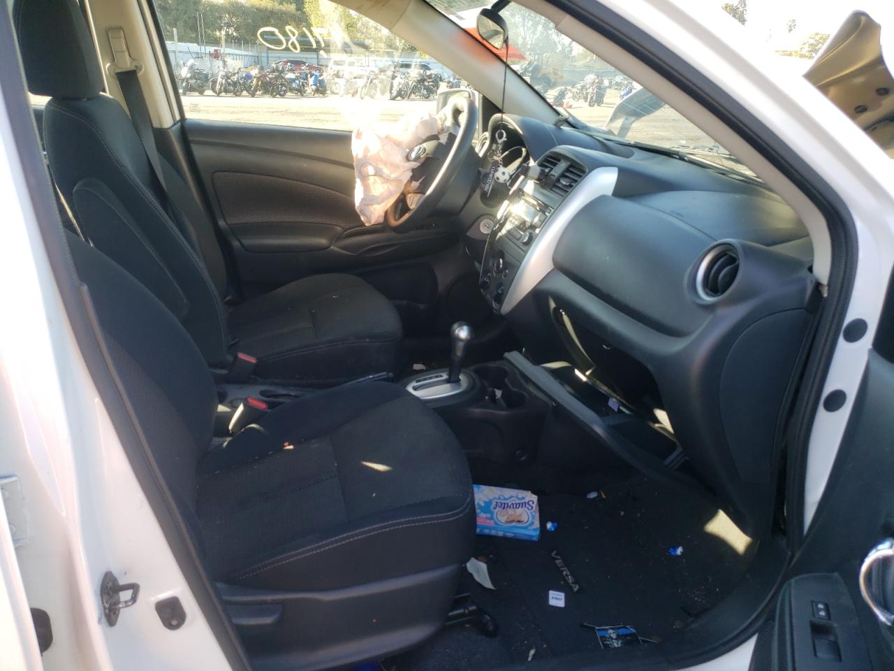 Photo 5 from auction – 2017 NISSAN VERSA S with VIN 3N1CN7AP6HL886281