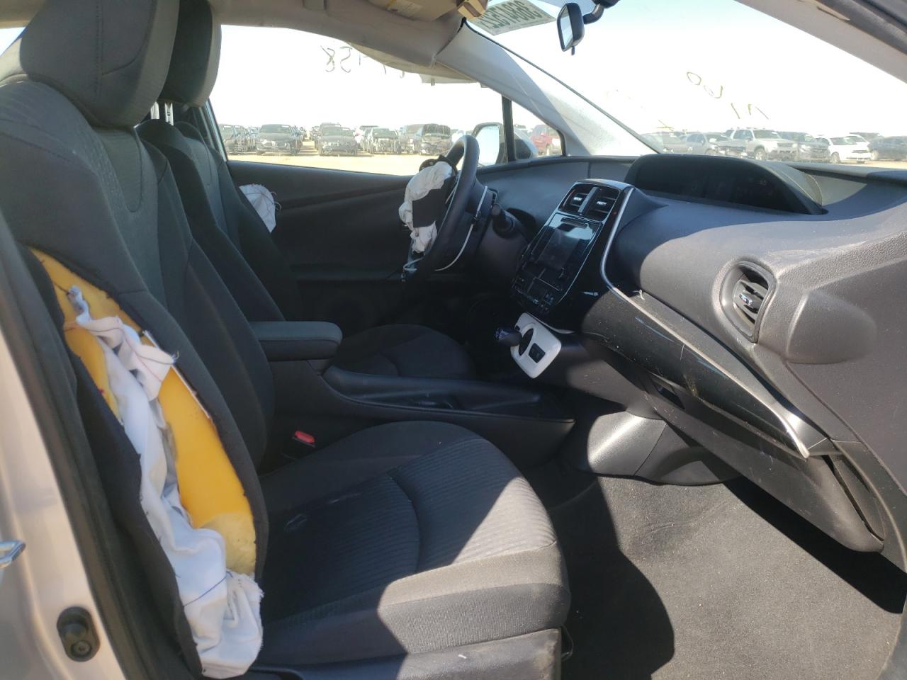 Photo 5 from auction – 2016 TOYOTA PRIUS with VIN JTDKBRFUXG3011257