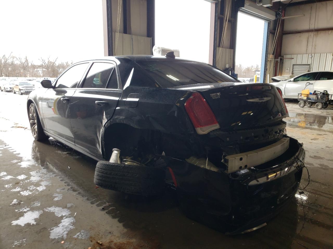 Photo 3 from auction – 2019 CHRYSLER 300 TOURIN with VIN 2C3CCAAG7KH591842