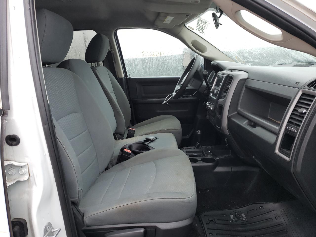 Photo 5 from auction – 2017 RAM 3500 ST with VIN 3C63RRGL5HG526999