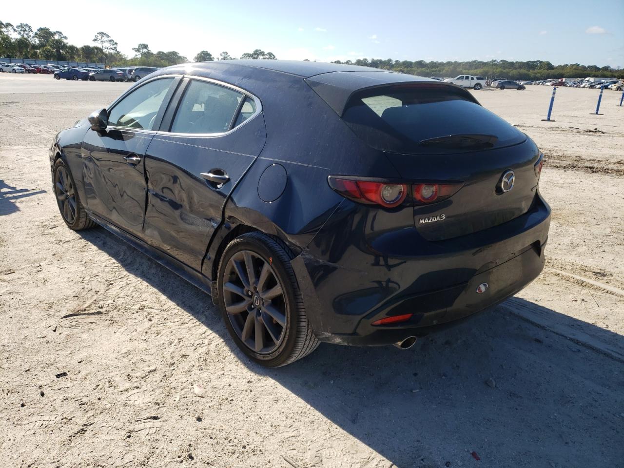Photo 3 from auction – 2021 MAZDA 3 PREFERRE with VIN JM1BPALL3M1400778