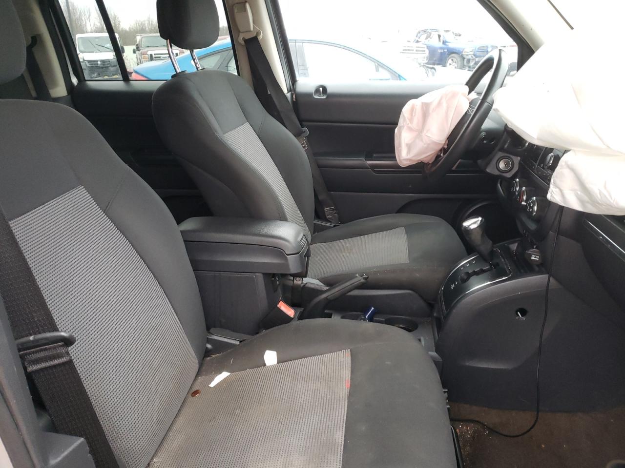 Photo 5 from auction – 2013 JEEP PATRIOT LA with VIN 1C4NJPFA7DD223498