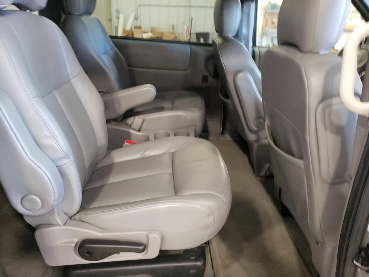 Photo 6 from auction – 2004 OLDSMOBILE SILHOUETTE with VIN 1GHDX13E14D130355