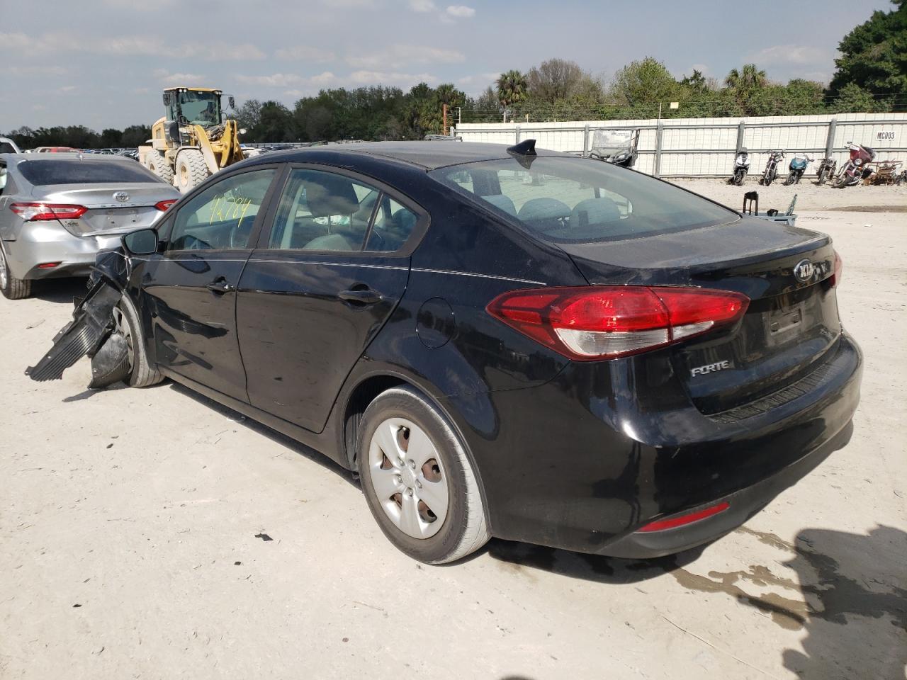 Zdjęcie 3 z aukcji – 2017 KIA FORTE LX z VIN 3KPFL4A75HE153142