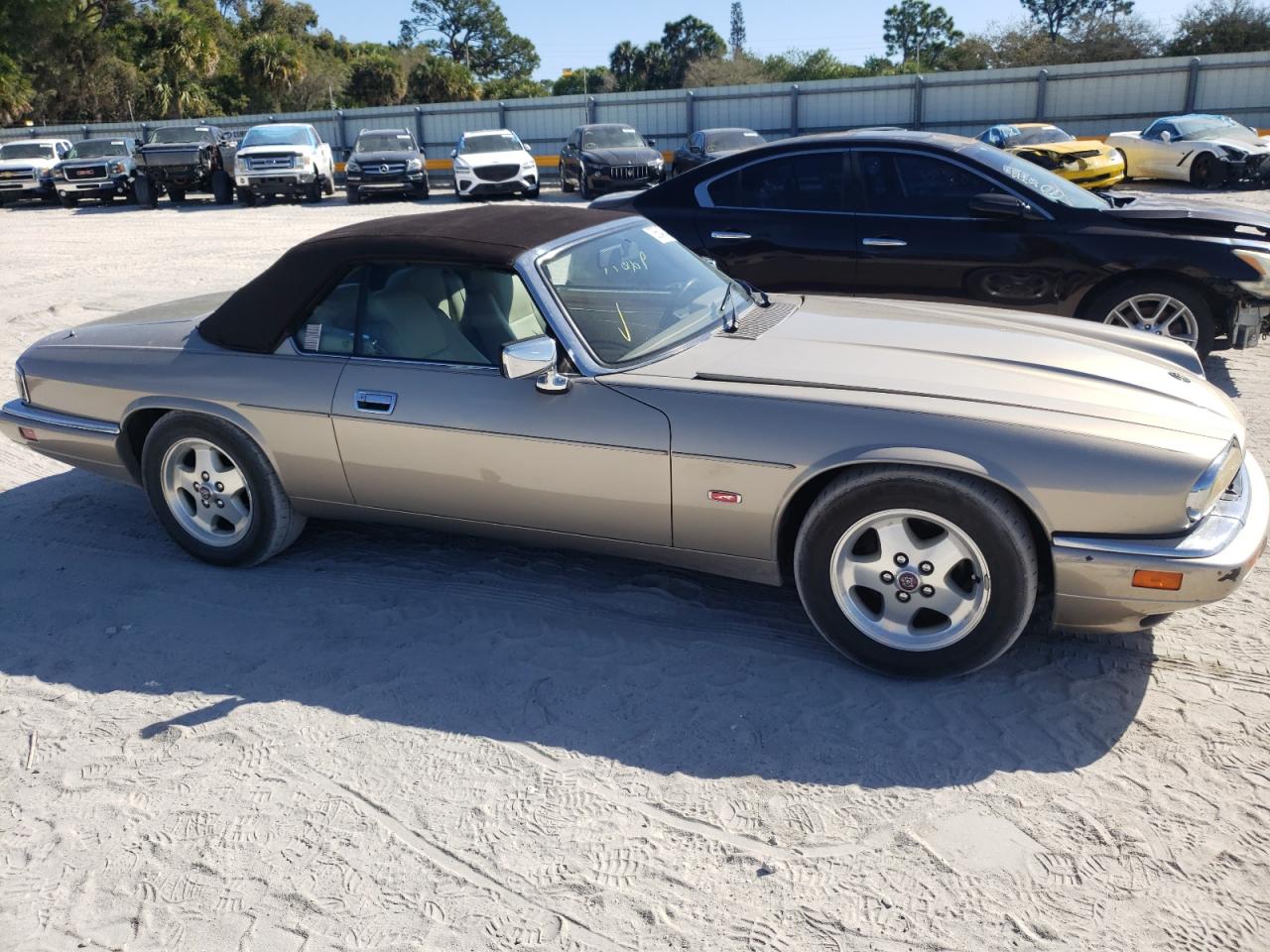 Photo 9 from auction – 1995 JAGUAR XJ with VIN SAJNX2740SC198443