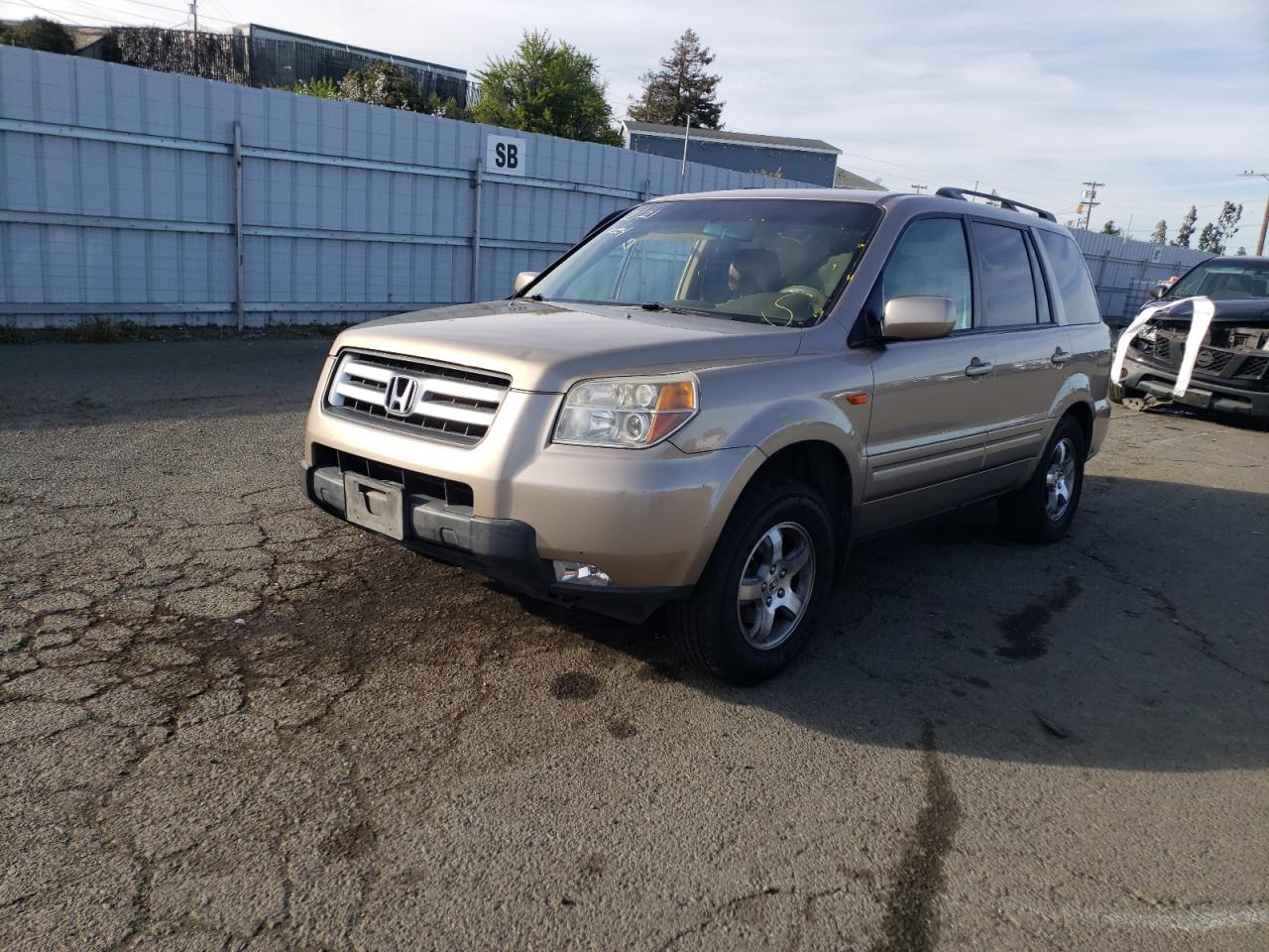 Photo 2 from auction – 2007 HONDA PILOT EXL with VIN 5FNYF28777B014469