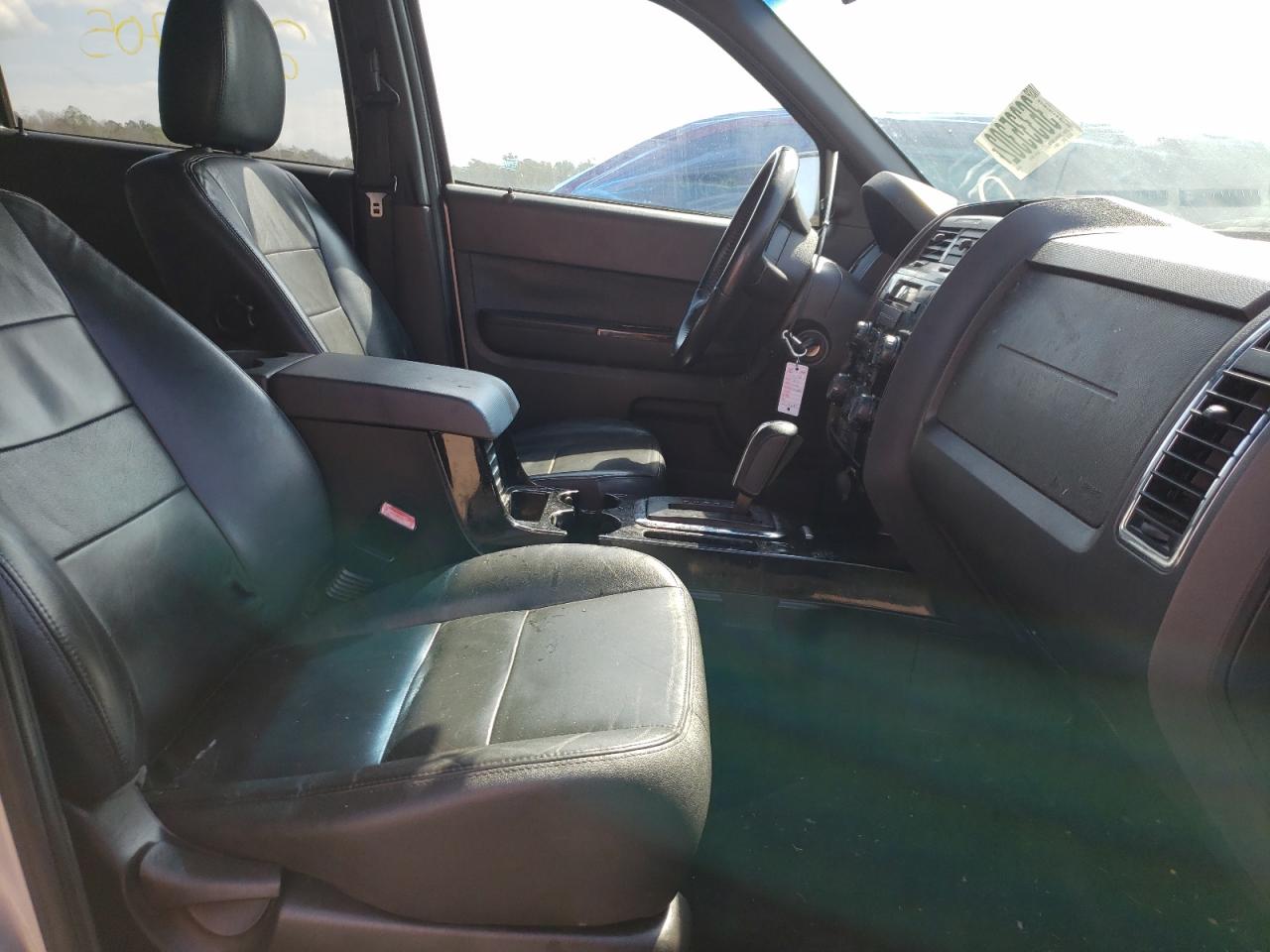 Photo 5 from auction – 2011 FORD ESCAPE LIM with VIN 1FMCU0EG7BKB84962