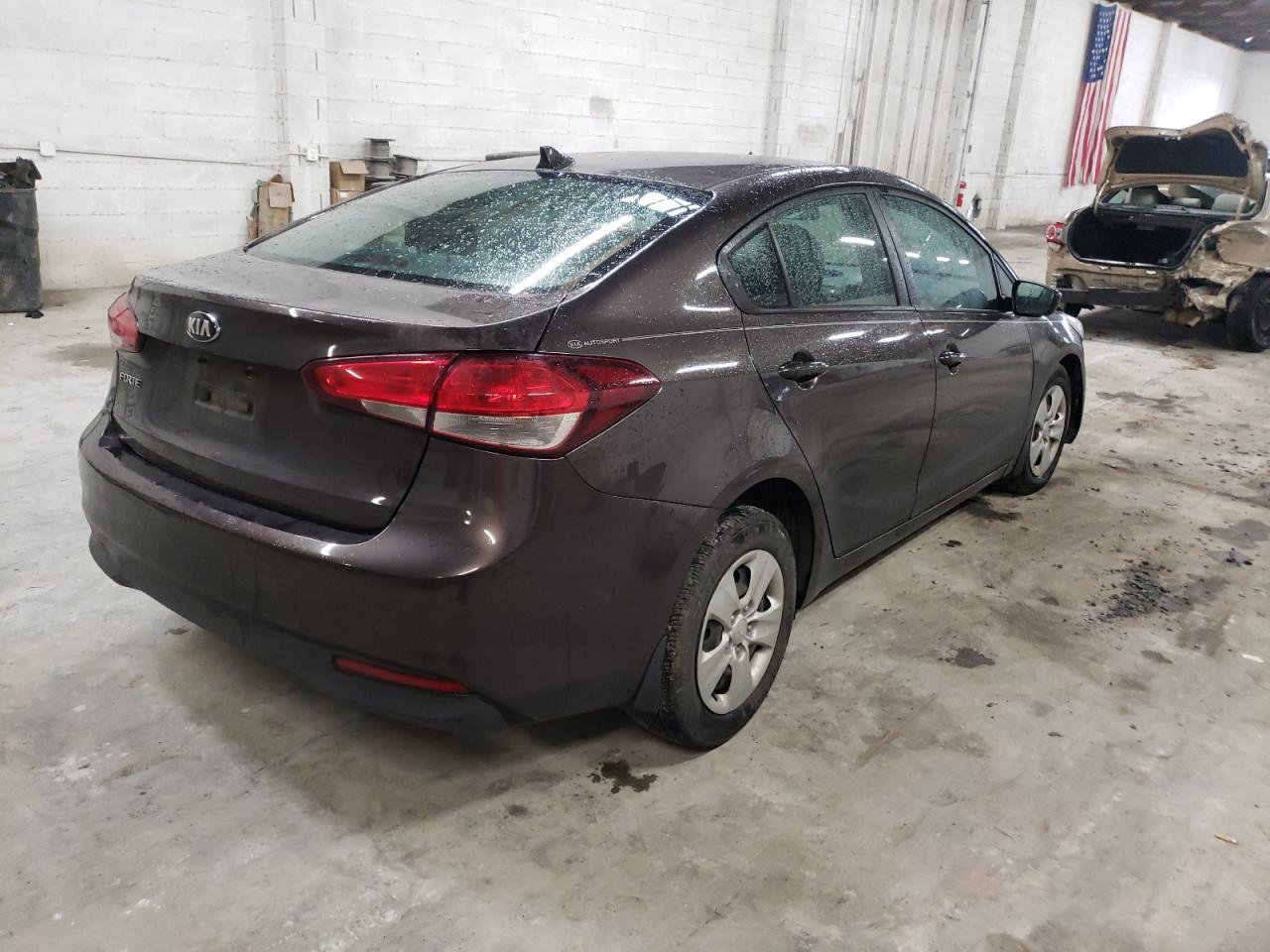 Photo 4 from auction – 2017 KIA FORTE LX with VIN 3KPFK4A77HE011667