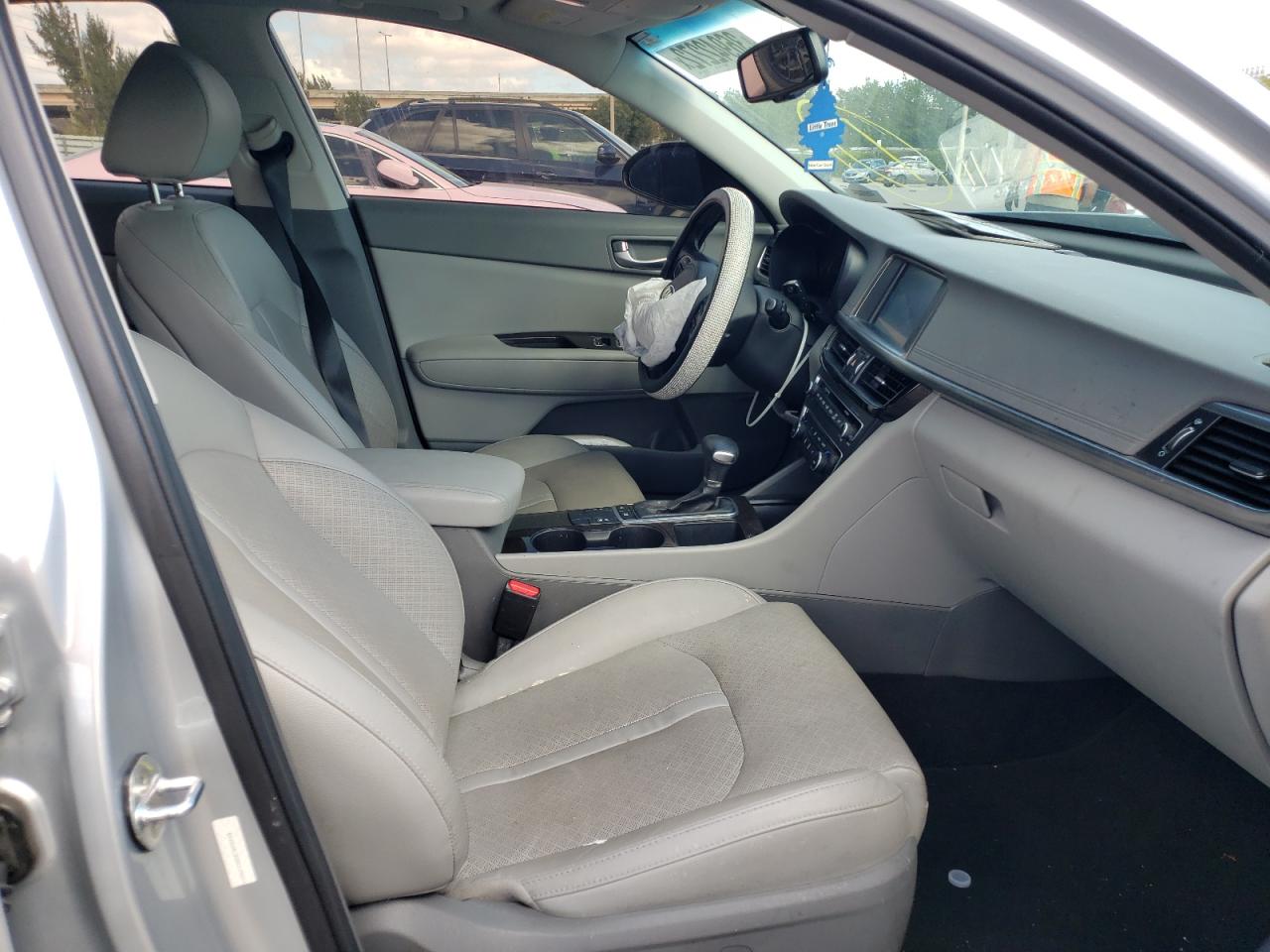 Photo 5 from auction – 2016 KIA OPTIMA EX with VIN 5XXGU4L33GG119654