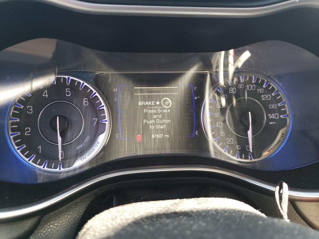 Photo 8 from auction – 2015 CHRYSLER 200 LIMITE with VIN 1C3CCCAB8FN525961