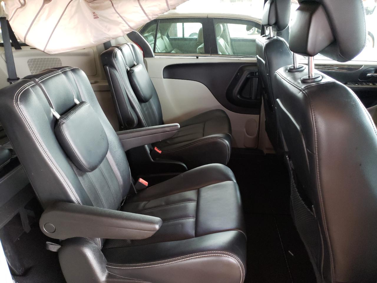 Photo 6 from auction – 2013 CHRYSLER TOWN & COU with VIN 2C4RC1CG3DR583463