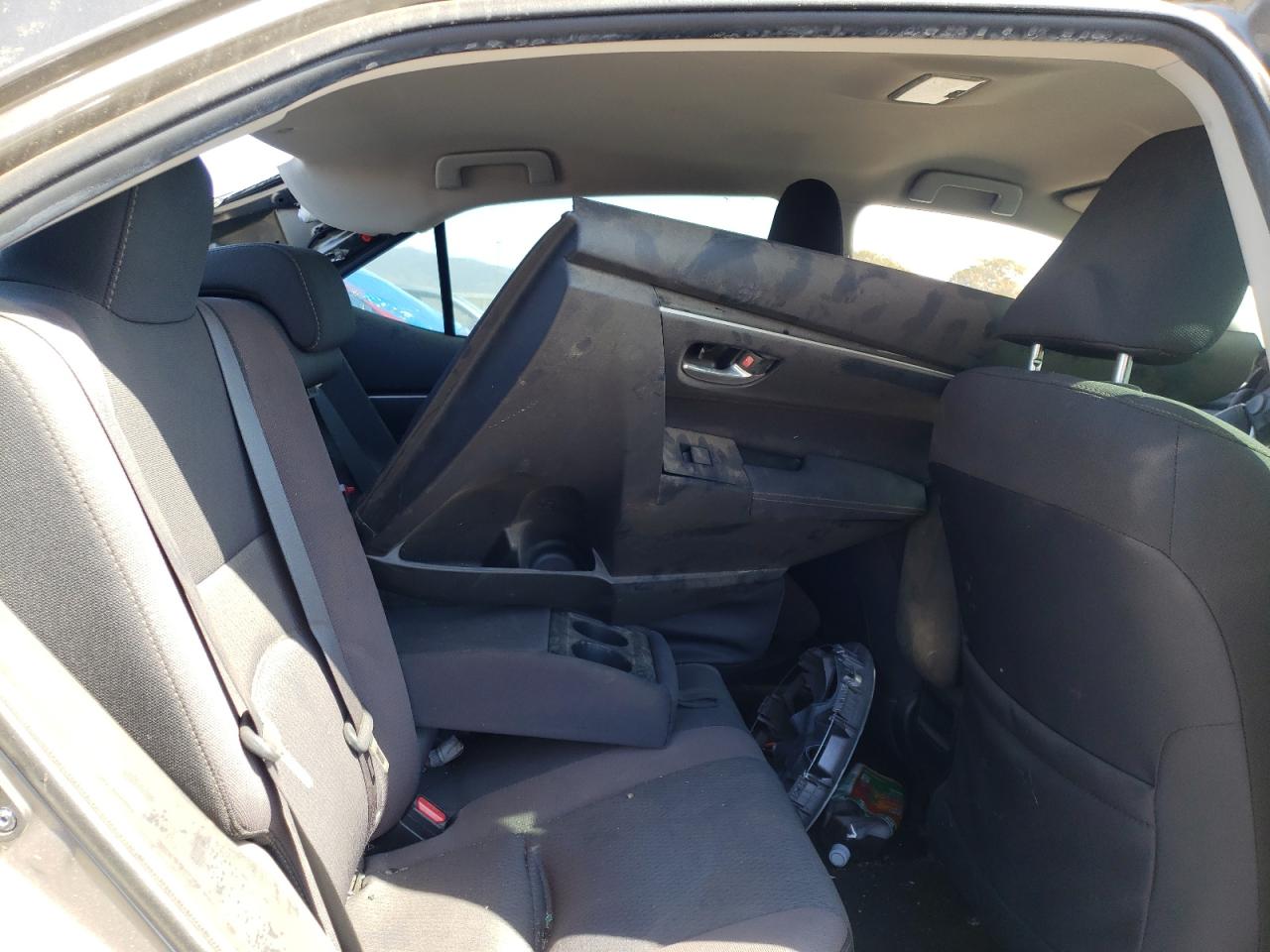 Photo 6 from auction – 2018 TOYOTA COROLLA LE with VIN 2T1BPRHE8JC071575
