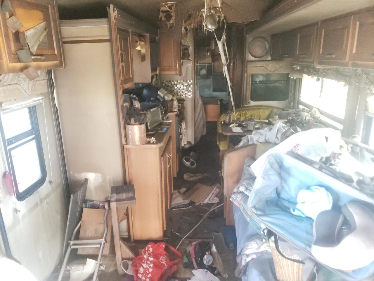 Photo 6 from auction – 2005 WINNEBAGO ITASCA with VIN 5B4MP67G253404416