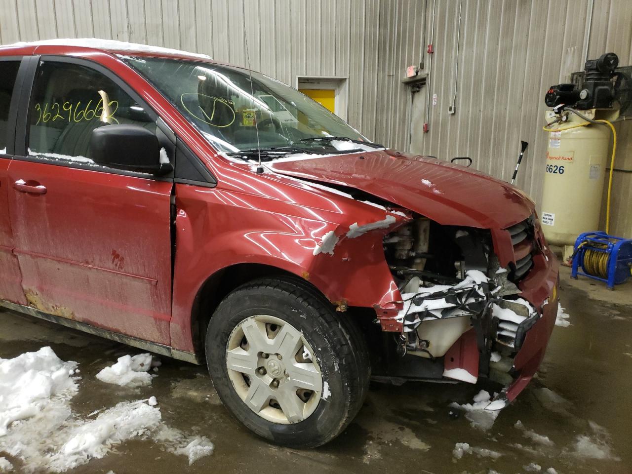 Photo 9 from auction – 2009 DODGE GRAND CARA with VIN 2D8HN44E29R566084