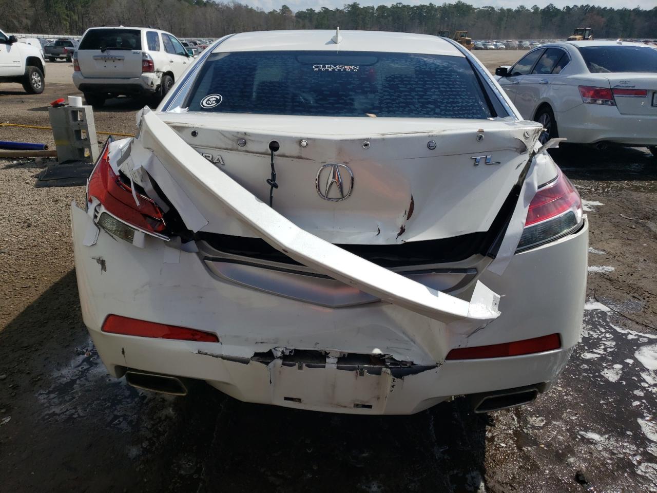 Photo 9 from auction – 2010 ACURA TL with VIN 19UUA8F57AA015981