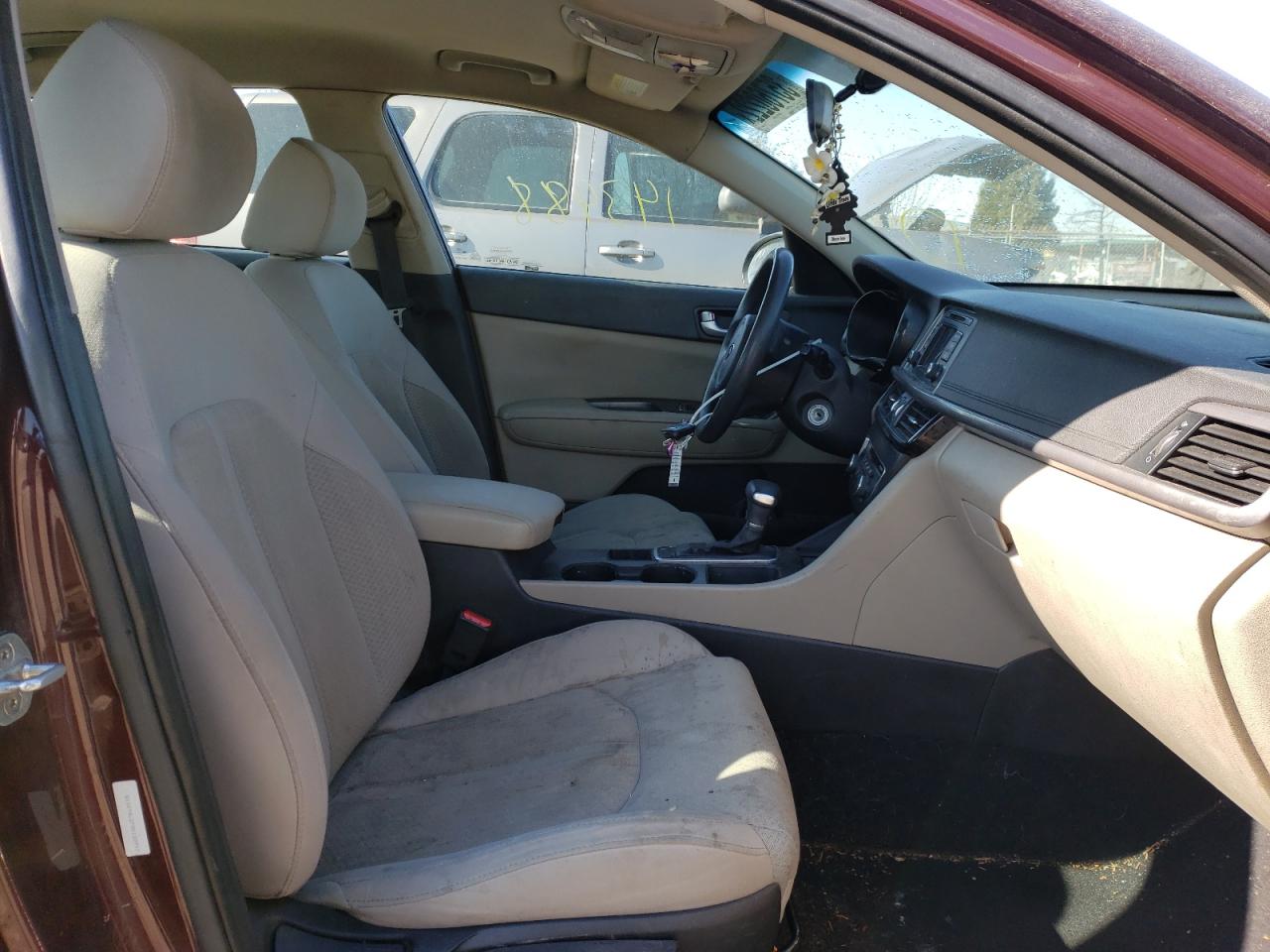 Photo 5 from auction – 2016 KIA OPTIMA LX with VIN 5XXGT4L37GG100947