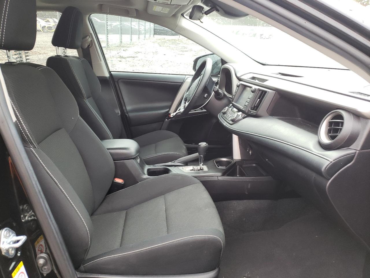 Photo 5 from auction – 2018 TOYOTA RAV4 ADVEN with VIN 2T3WFREV0JW419951