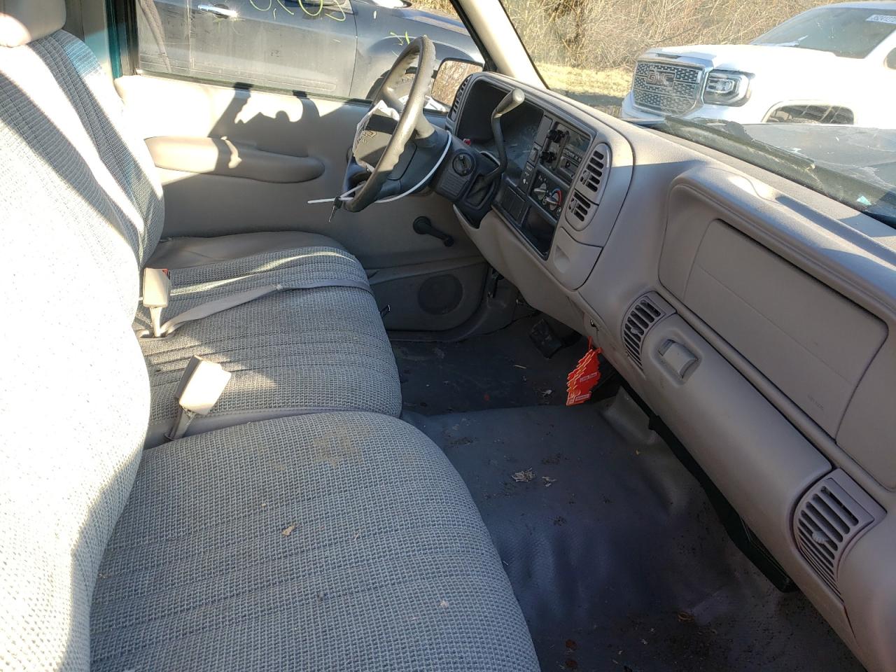 Photo 5 from auction – 1998 CHEVROLET GMT-400 C1 with VIN 1GCEC19M6WE195123