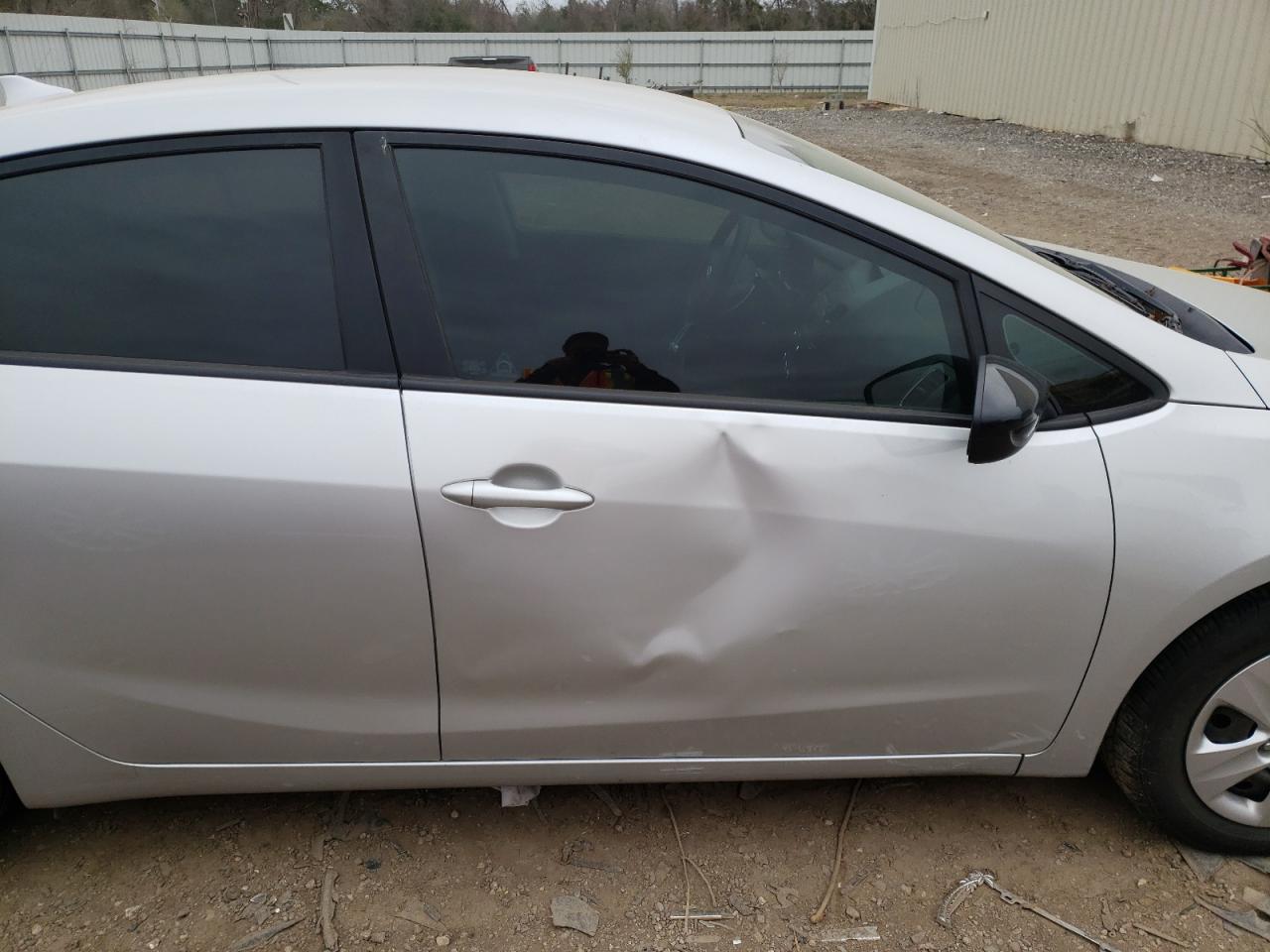 Photo 9 from auction – 2017 KIA FORTE LX with VIN 3KPFK4A78HE078407