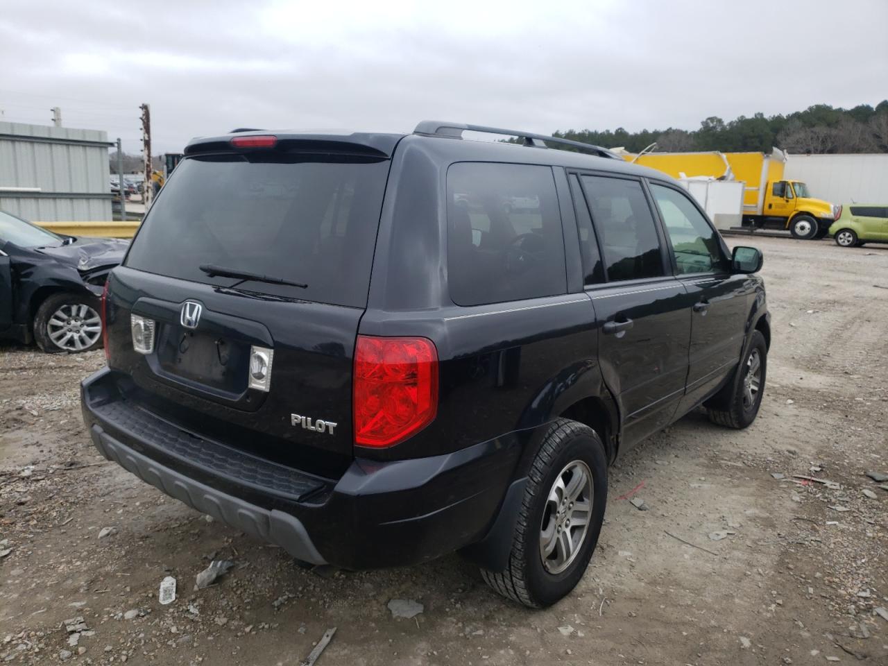 Photo 4 from auction – 2005 HONDA PILOT EXL with VIN 5FNYF18565B043080