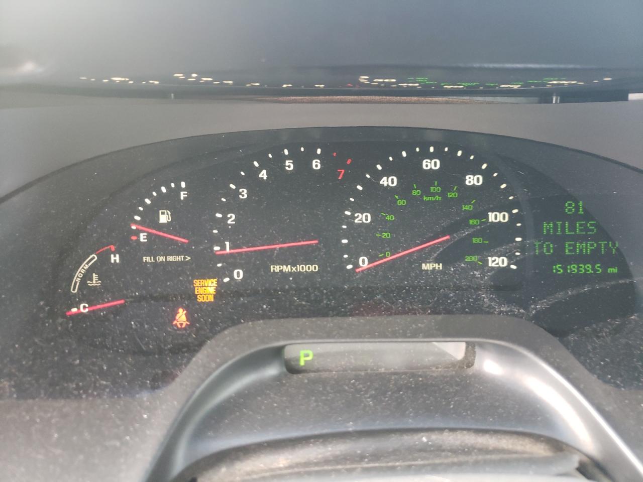 Photo 8 from auction – 2002 LINCOLN CONTINENTA with VIN 1LNHM97V82Y644746