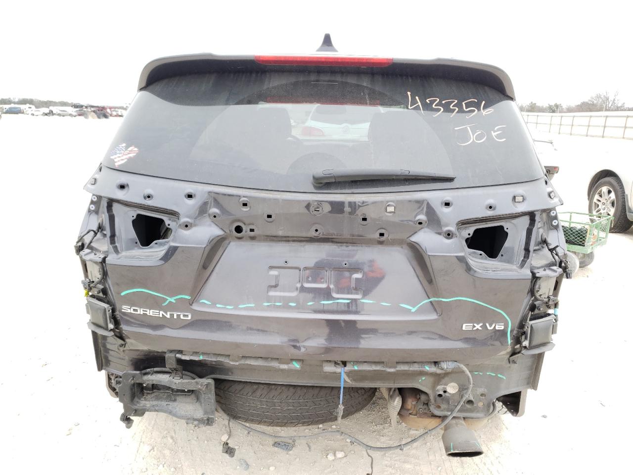 Photo 9 from auction – 2016 KIA SORENTO EX with VIN 5XYPH4A51GG099750