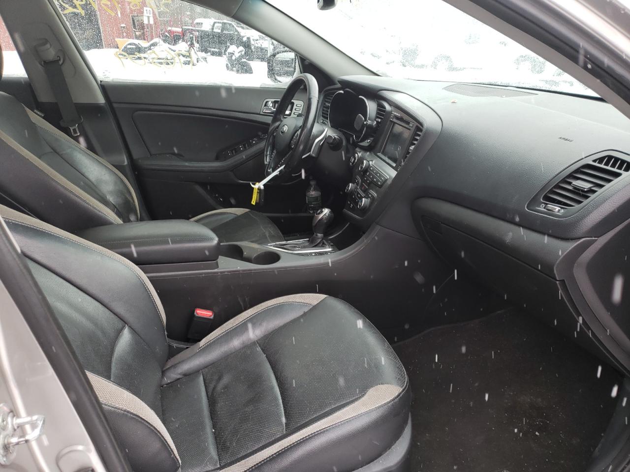 Foto 5 de la subasta – 2013 KIA OPTIMA SX con VIN 5XXGR4A64DG237271