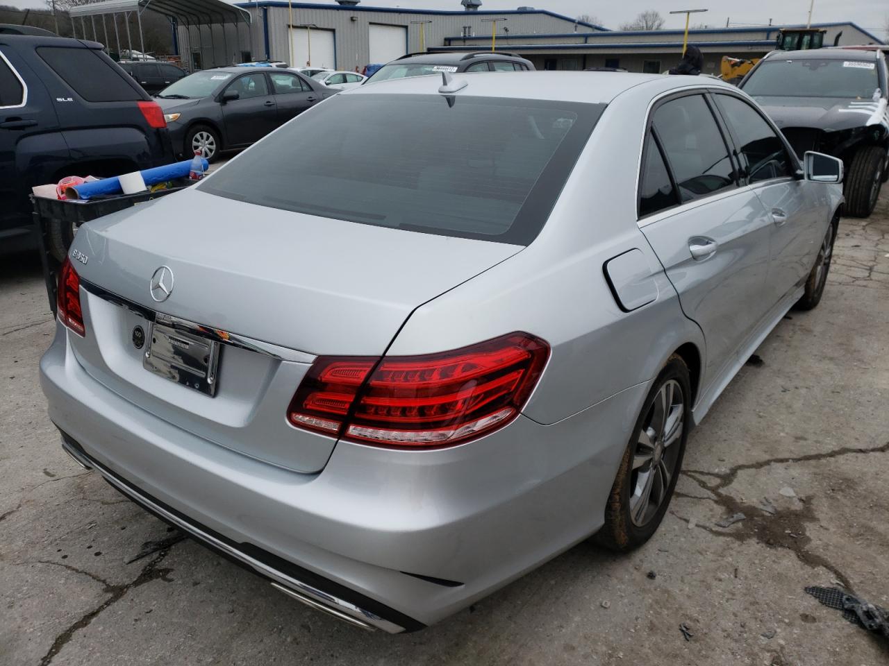 Photo 4 from auction – 2016 MERCEDES-BENZ E 350 with VIN WDDHF5KB5GB187415