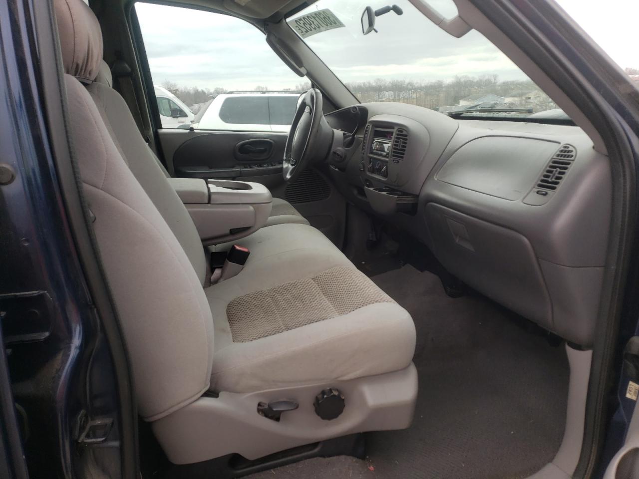 Photo 5 from auction – 2003 FORD F150 SUPER with VIN 1FTRW08L33KD66970