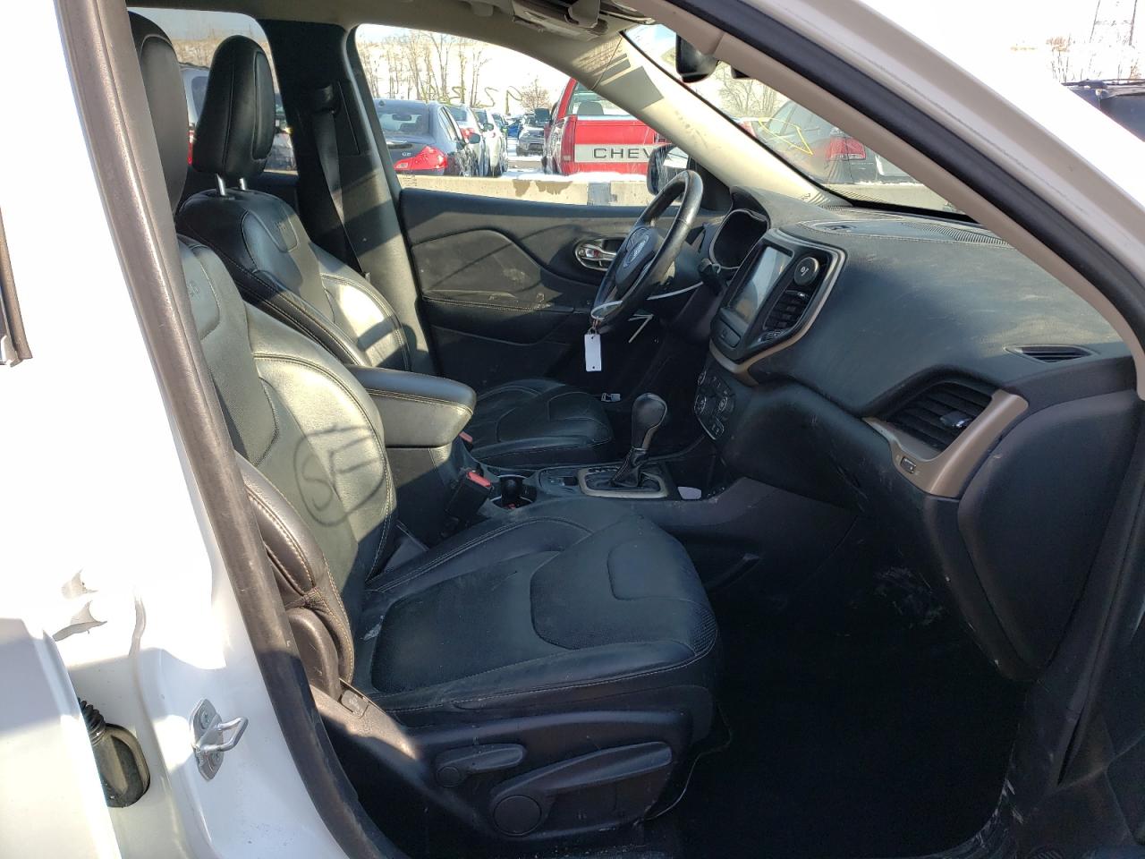 Photo 5 from auction – 2016 JEEP CHEROKEE L with VIN 1C4PJLDB5GW172878