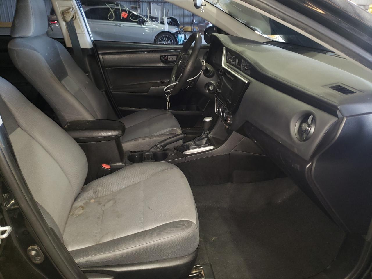 Photo 5 from auction – 2018 TOYOTA COROLLA L with VIN 5YFBURHE2JP763341