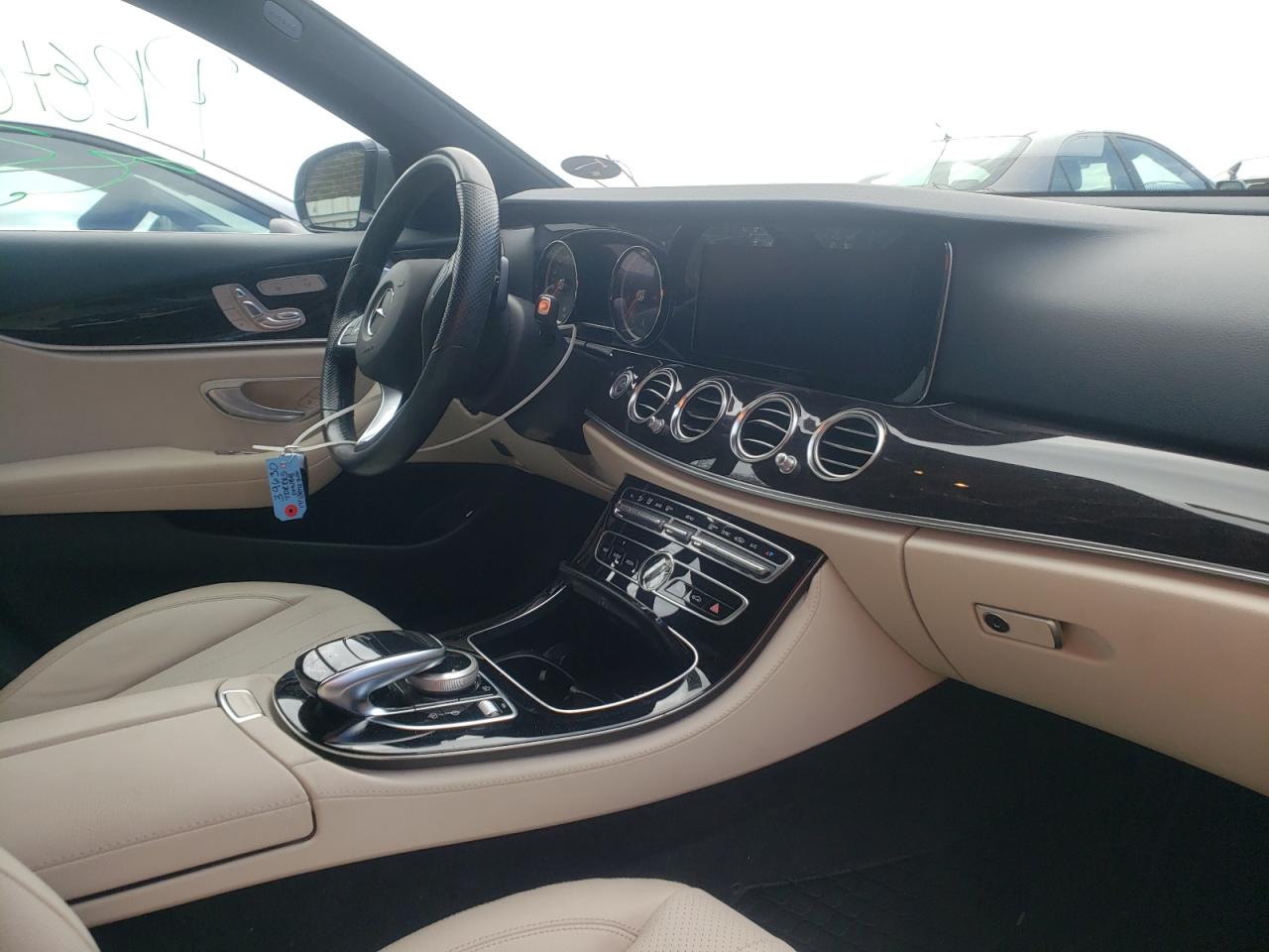 Photo 9 from auction – 2017 MERCEDES-BENZ E 300 with VIN WDDZF4JB4HA053048