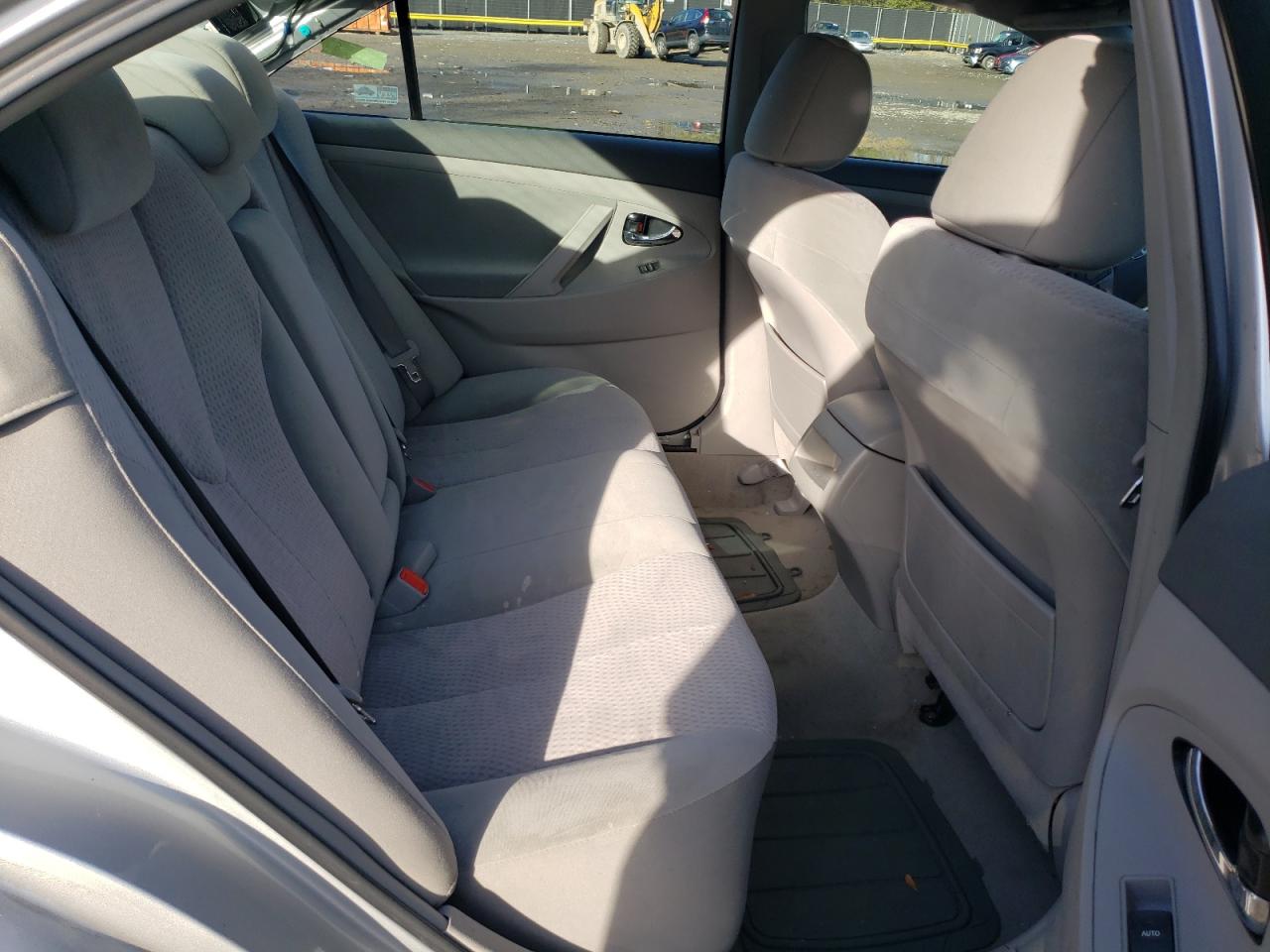 Photo 6 from auction – 2011 TOYOTA CAMRY BASE with VIN 4T1BF3EK8BU667392