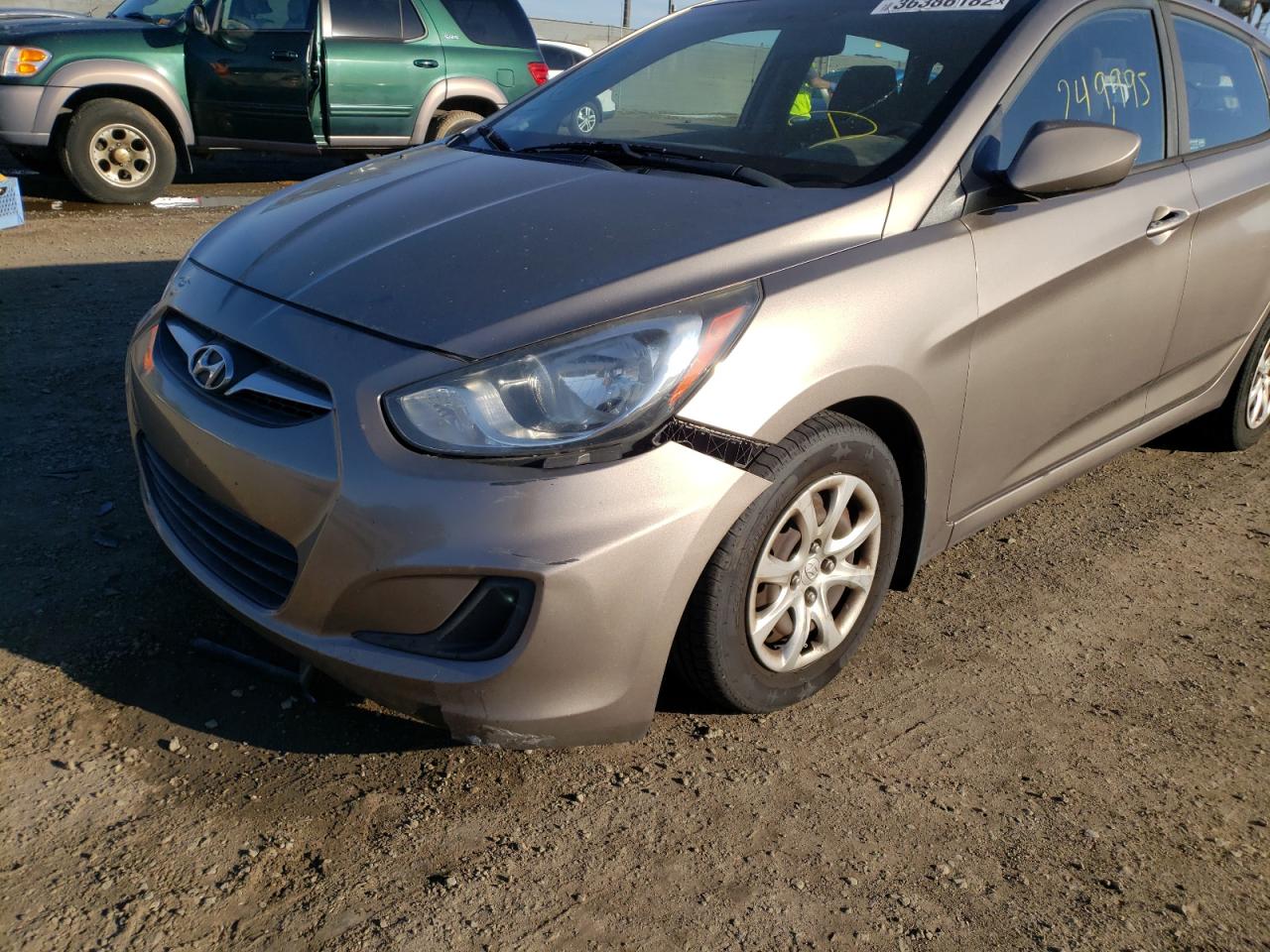 Photo 9 from auction – 2013 HYUNDAI ACCENT with VIN KMHCT5AE4DU071272