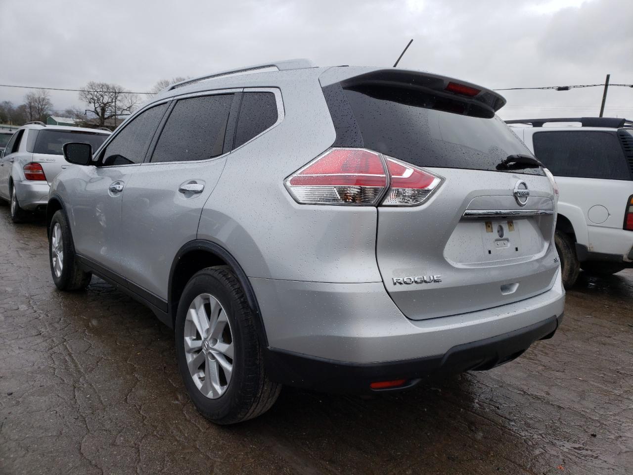 Photo 3 from auction – 2015 NISSAN ROGUE S with VIN KNMAT2MT7FP500233